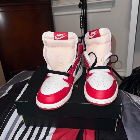 Jordan 1 High lost and found Size 13c - Picture 2 of 7